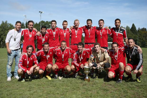 Photo Pascal Muller: Après avoir remporté la Coupe, l'UEFA accède au groupe A