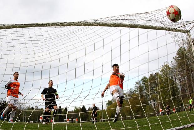 Photo Pascal Muller: Un but qui ne comptera pas pour Chantemerle pour un hors-jeu sifflé par l'arbitre contre CSPL